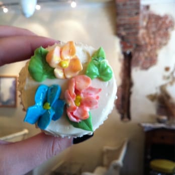 Cupcake Cafe - Maple walnut - Coffee & Tea Near Me - New York, New York