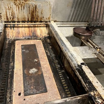 Diamond Cleaning Solutions - Cleaning a industrial stove - Home Cleaning Near Me - Los Angeles, California Diamond Cleaning Solutions - Cleaning a industrial stove - Home Cleaning Near Me - Los Angeles, California
