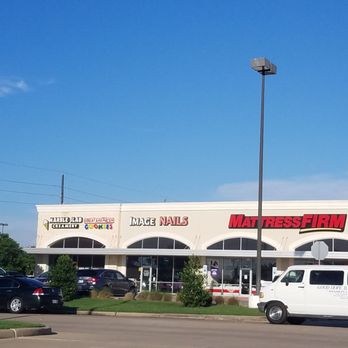 Marble Slab Creamery - Slab to the Rhythm - Ice Cream & Frozen Yogurt Near Me - Rosenberg, Texas