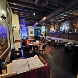 Old House Cosmopolitan Grill - The 1st floor dining room