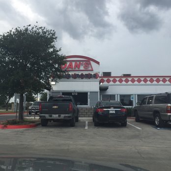 Dan's Hamburgers - Buda - Delicious food on a cloudy day - Burgers Near Me - Buda, Texas