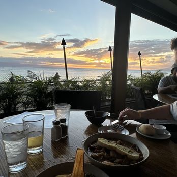 Sea House Restaurant - Macadamia Nut Fresh Catch Tuesday - Cioppino - Seafood Near Me - Lahaina, Hawaii Sea House Restaurant - Macadamia Nut Fresh Catch Tuesday - Cioppino - Seafood Near Me - Lahaina, Hawaii
