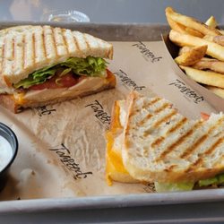 Toasted Barrel Woodland Hills - Chicken with no pesto... so good