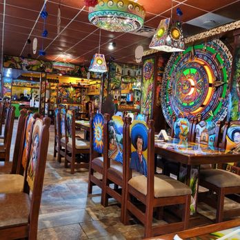 Viva La Fiesta - a mexican restaurant with colorful decorations - Mexican Near Me - Wamego, Kansas Viva La Fiesta - a mexican restaurant with colorful decorations - Mexican Near Me - Wamego, Kansas