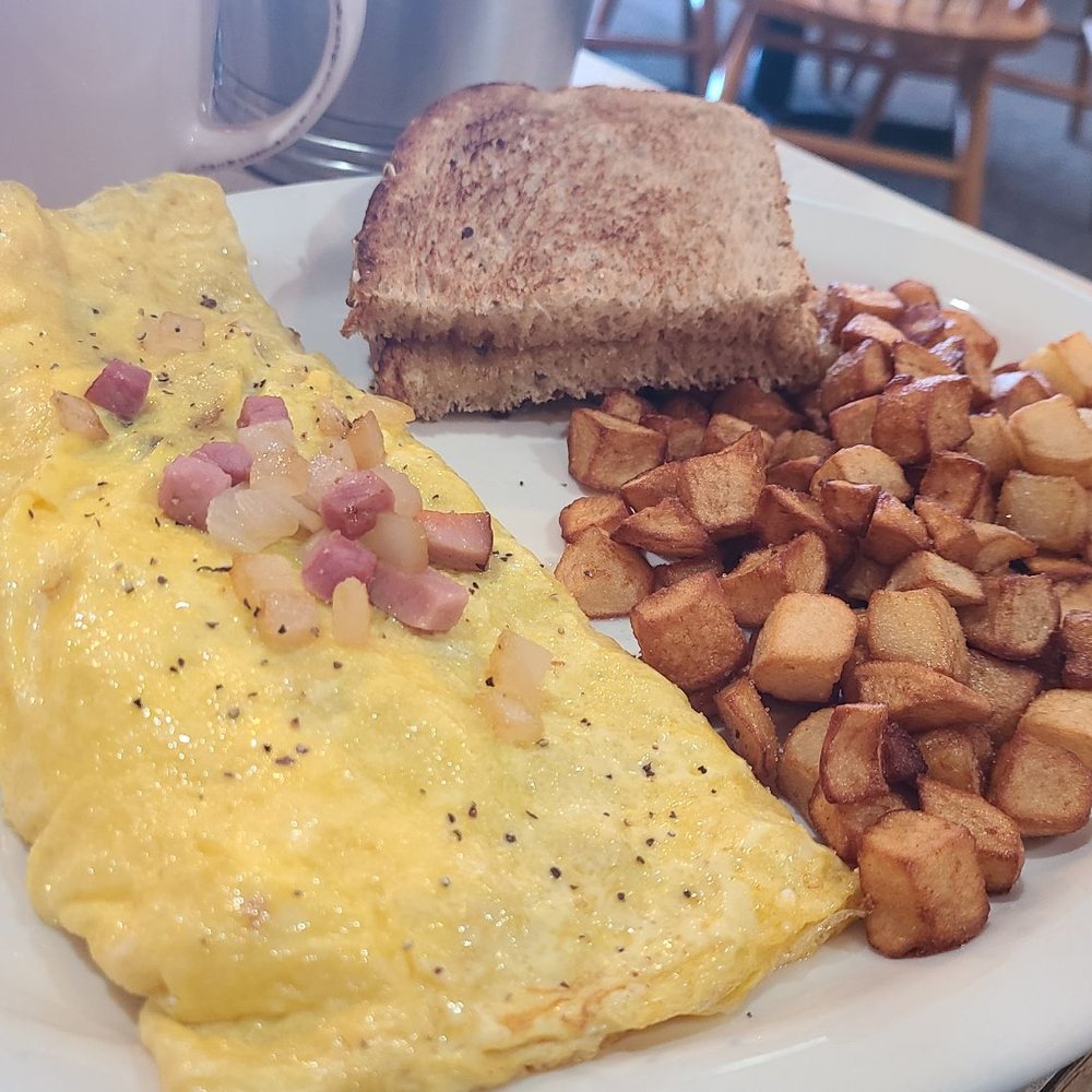 Bishops Diner - Veggie Omelette with potatoes and toast. - Breakfast & Brunch Near Me - O'Fallon, Missouri Bishops Diner - Veggie Omelette with potatoes and toast. - Breakfast & Brunch Near Me - O'Fallon, Missouri
