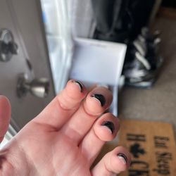 Lee Nails