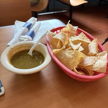 La Carreta Mexican Restaurant - Complementary chips - Mexican Near Me - Houston, Texas La Carreta Mexican Restaurant - Complementary chips - Mexican Near Me - Houston, Texas