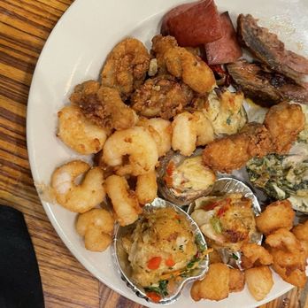 Captain George's Seafood Restaurant - Fried Seafood Platter - Seafood Near Me - Kill Devil Hills, North Carolina