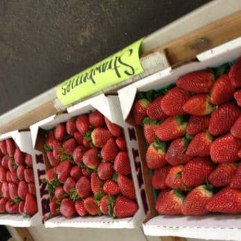 Pacheco Pass Produce - Beautiful Strawberries - Farmers Market Near Me - Gilroy, California