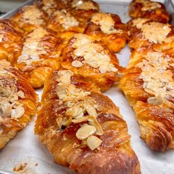 Au Kouing-Amann - Almond croissants