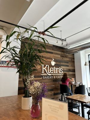 Klein’s Bakery & Cafe (LakeviewEast) by null
