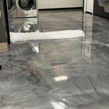Laundry-4U - The over flow of bubbles filling the place up - Laundromat Near Me - Pasadena, Texas