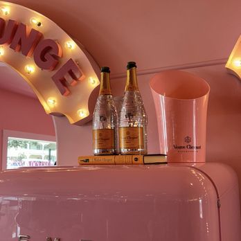 Brooke’s Bubble Bar - Champagne Bars Near Me - Fredericksburg, Texas