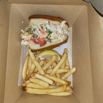 MARKET Seafood Eatery - LOBSTER ROLL - Seafood Near Me - Edmonds, Washington MARKET Seafood Eatery - LOBSTER ROLL - Seafood Near Me - Edmonds, Washington