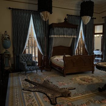 Iolani Palace - Museums Near Me - Honolulu, Hawaii