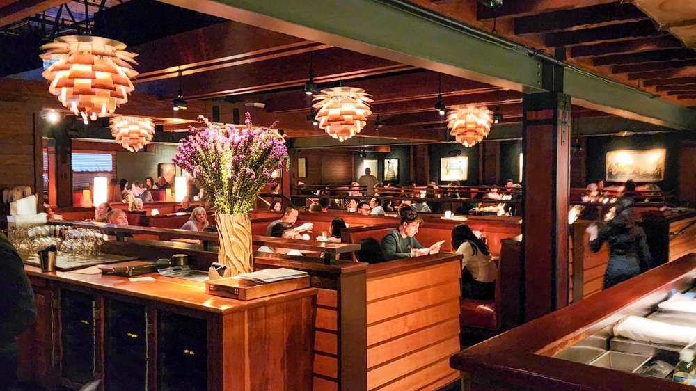 Houston's Restaurant