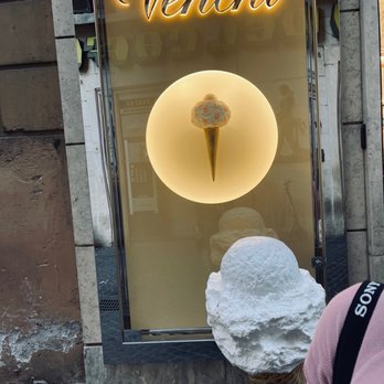 Venchi - Chocolatiers & Shops Near Me - Rome, RM