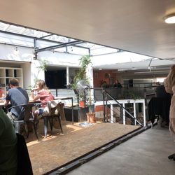Wally's Coffee - L'espace intérieur du Wallys.