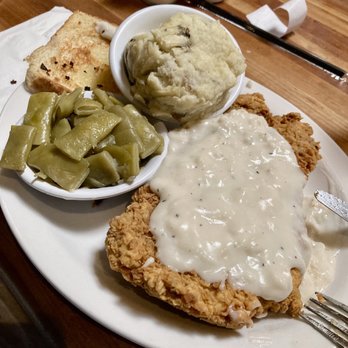 Cheddar's Scratch Kitchen - Country Fried Steak with the usual sides - American Near Me - Huntsville, Alabama