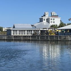 Bully's Pub & Grill