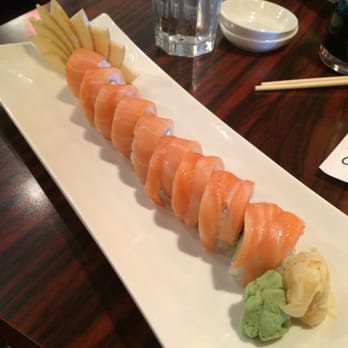 BluFish Sushi - Philadelphia roll - Japanese Near Me - Glenview, Illinois