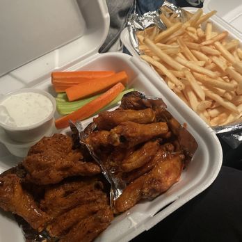 Wings on Wheels - Best wings I've ever tried!!! - Food Trucks Near Me - San Fernando Valley, California Wings on Wheels - Best wings I've ever tried!!! - Food Trucks Near Me - San Fernando Valley, California
