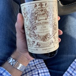 Den Rock Wine and Spirits