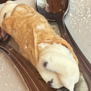 Sorelles Italian Restaurant & Pizzeria  - Cannoli - Pizza Near Me - Eagleville, Tennessee