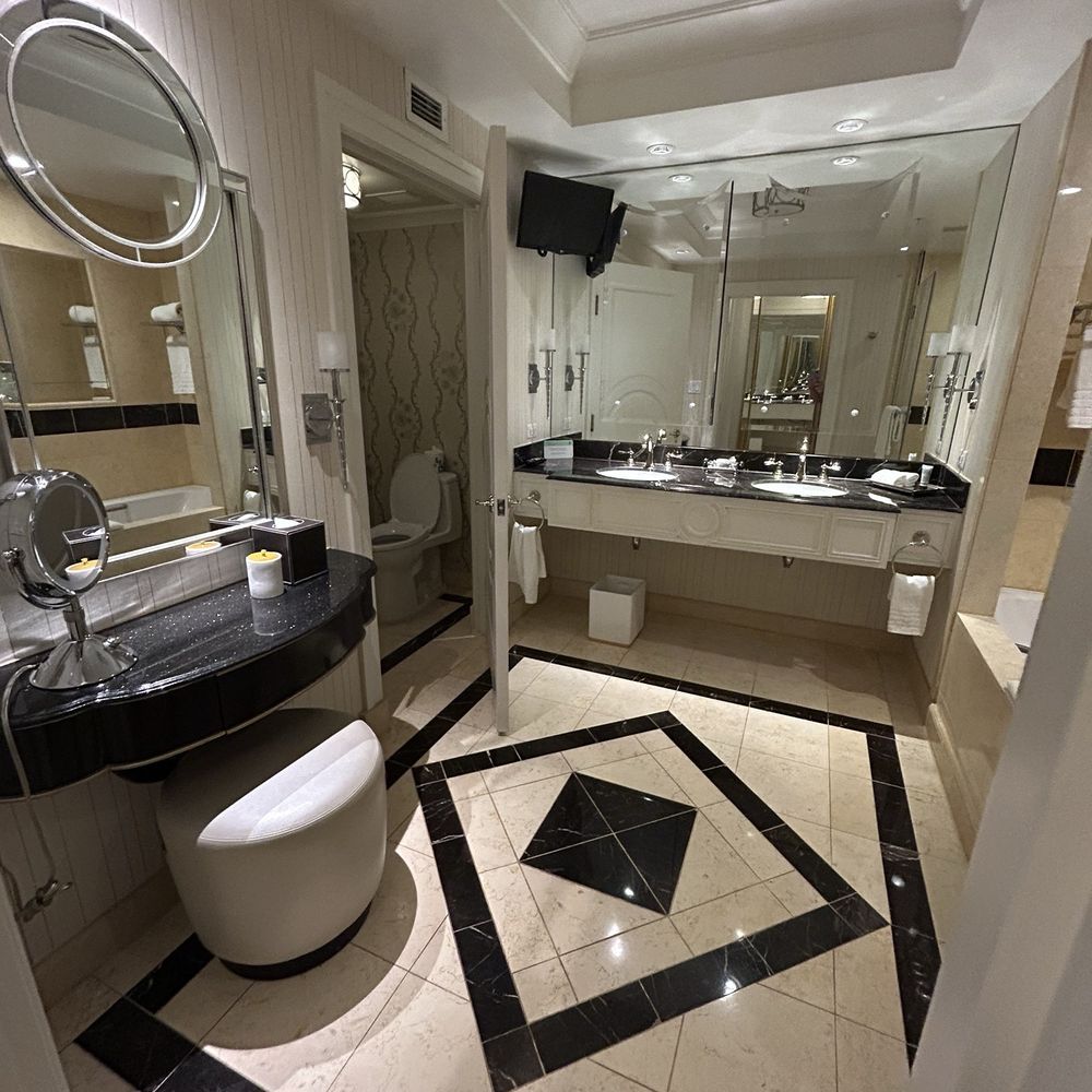 The Palazzo - Clean! - Hotels Near Me - Las Vegas, Nevada The Palazzo - Clean! - Hotels Near Me - Las Vegas, Nevada