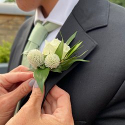 Flora Chicago - Flora boutonnière Fall 2022