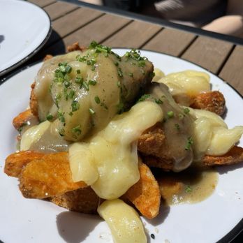 Honeymoon Chicken - Crispy Chicken Poutine - Chicken Shop Near Me - Washington, DC, District of Columbia