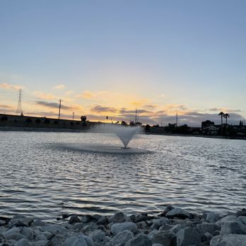 Hidden Lake Park - Fountain and sunset - Local Flavor Near Me - Milpitas, California Hidden Lake Park - Fountain and sunset - Local Flavor Near Me - Milpitas, California