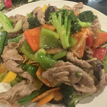 Vietnamese Cafe - Beef Bird Nest (Crispy Egg Noodles) - Vietnamese Near Me - Thornton, Colorado