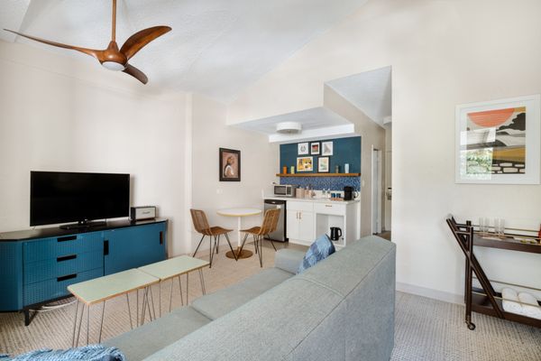 White Sands Hotel by null