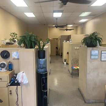 Le Salon - Salon entrance - Hair Salons Near Me - Bakersfield, California Le Salon - Salon entrance - Hair Salons Near Me - Bakersfield, California