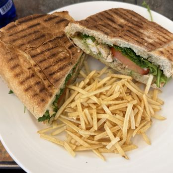 Qaalii's Cafe - Cafes Near Me - Newark, New Jersey Qaalii's Cafe - Cafes Near Me - Newark, New Jersey