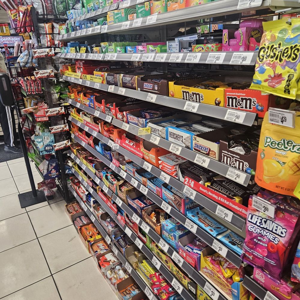 7-Eleven - Candy - Convenience Stores Near Me - Reseda, California 7-Eleven - Candy - Convenience Stores Near Me - Reseda, California