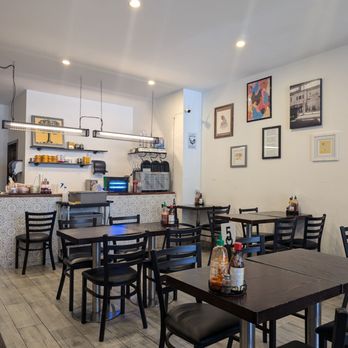 Pho Ga Vang - Inside - Vietnamese Near Me - New York, New York Pho Ga Vang - Inside - Vietnamese Near Me - New York, New York