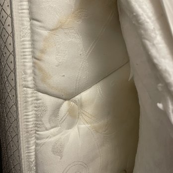 Homewood Suites by Hilton Cedar Rapids-North - Mattress in bedroom - Hotels Near Me - Cedar Rapids, Iowa Homewood Suites by Hilton Cedar Rapids-North - Mattress in bedroom - Hotels Near Me - Cedar Rapids, Iowa