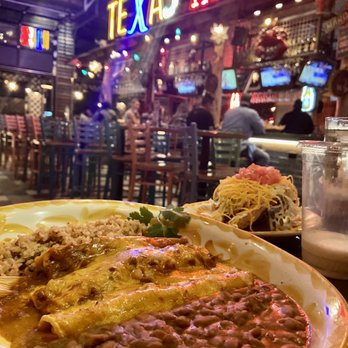 Lupe Tortilla Mexican Restaurant - Mexican Near Me - Missouri City, Texas