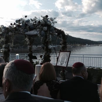 The View On the Hudson - Outside area for ceremony - Caterers Near Me - Piermont, New York