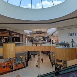 Holyoke Mall at Ingleside