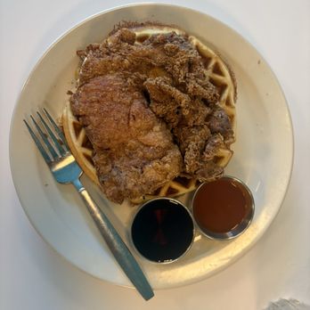 Full Circle Diner & Cocktails - Chicken and Waffles - Diners Near Me - Manhattan, Kansas Full Circle Diner & Cocktails - Chicken and Waffles - Diners Near Me - Manhattan, Kansas