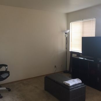 North Hill Apartments - Living room - Apartments Near Me - Tukwila, Washington North Hill Apartments - Living room - Apartments Near Me - Tukwila, Washington