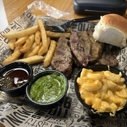 Rockin' Chicken - Sirloin steak, Mac and cheese, fries