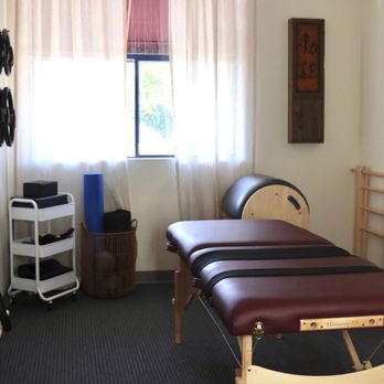 Move With Studio - Stretch therapy room with peace and privacy - Pilates Near Me - El Cerrito, California Move With Studio - Stretch therapy room with peace and privacy - Pilates Near Me - El Cerrito, California