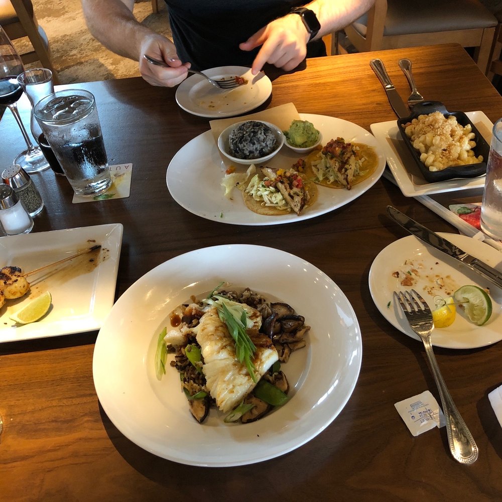 Seasons 52 - Sea scallops, mahi-mahi tacos, Mac and cheese, chillian sea bass - Wine Bars Near Me - Hanover, New Jersey Seasons 52 - Sea scallops, mahi-mahi tacos, Mac and cheese, chillian sea bass - Wine Bars Near Me - Hanover, New Jersey