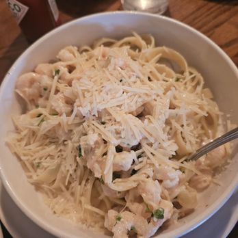Vivolo's Chowder House - Fettuccine Alfredo with Shrimp - Seafood Near Me - Pacific Grove, California Vivolo's Chowder House - Fettuccine Alfredo with Shrimp - Seafood Near Me - Pacific Grove, California