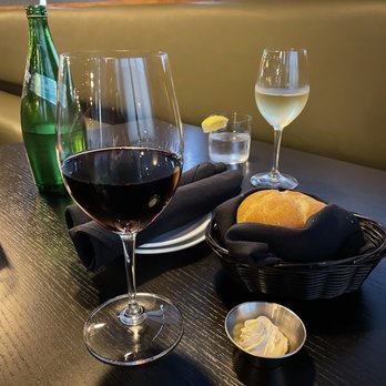 Loondocks - Server very helpful choosing wines! Freshly baked bread -- yum! - Wine Bars Near Me - Burlington, Ontario