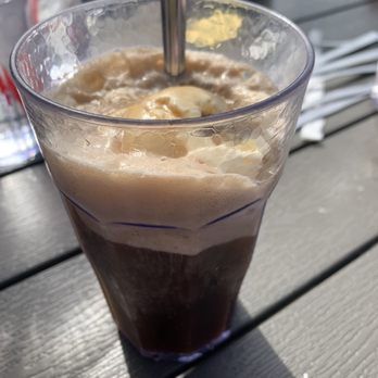 Cool Cat Cafe - Root Beer Float - American Near Me - Pismo Beach, California Cool Cat Cafe - Root Beer Float - American Near Me - Pismo Beach, California